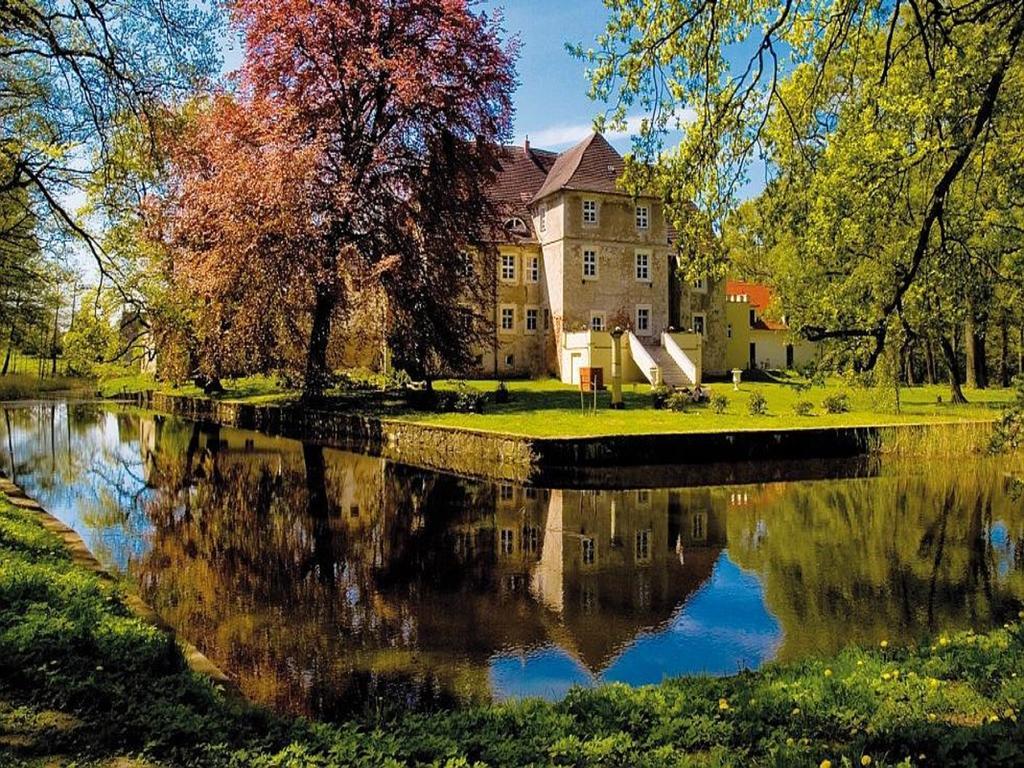 Hotel Wasserschloss Mellenthin Екстериор снимка